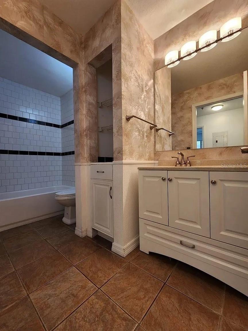 Image 18 of 24 For 11901 4th Street N 8102