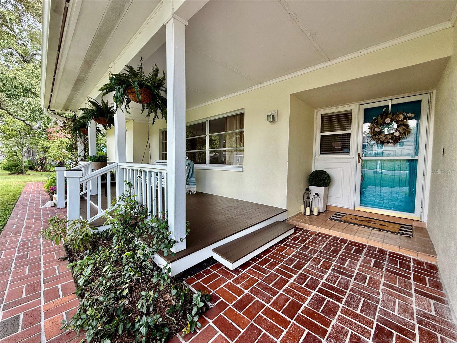 Image 4 of 48 For 1665 Magnolia Drive