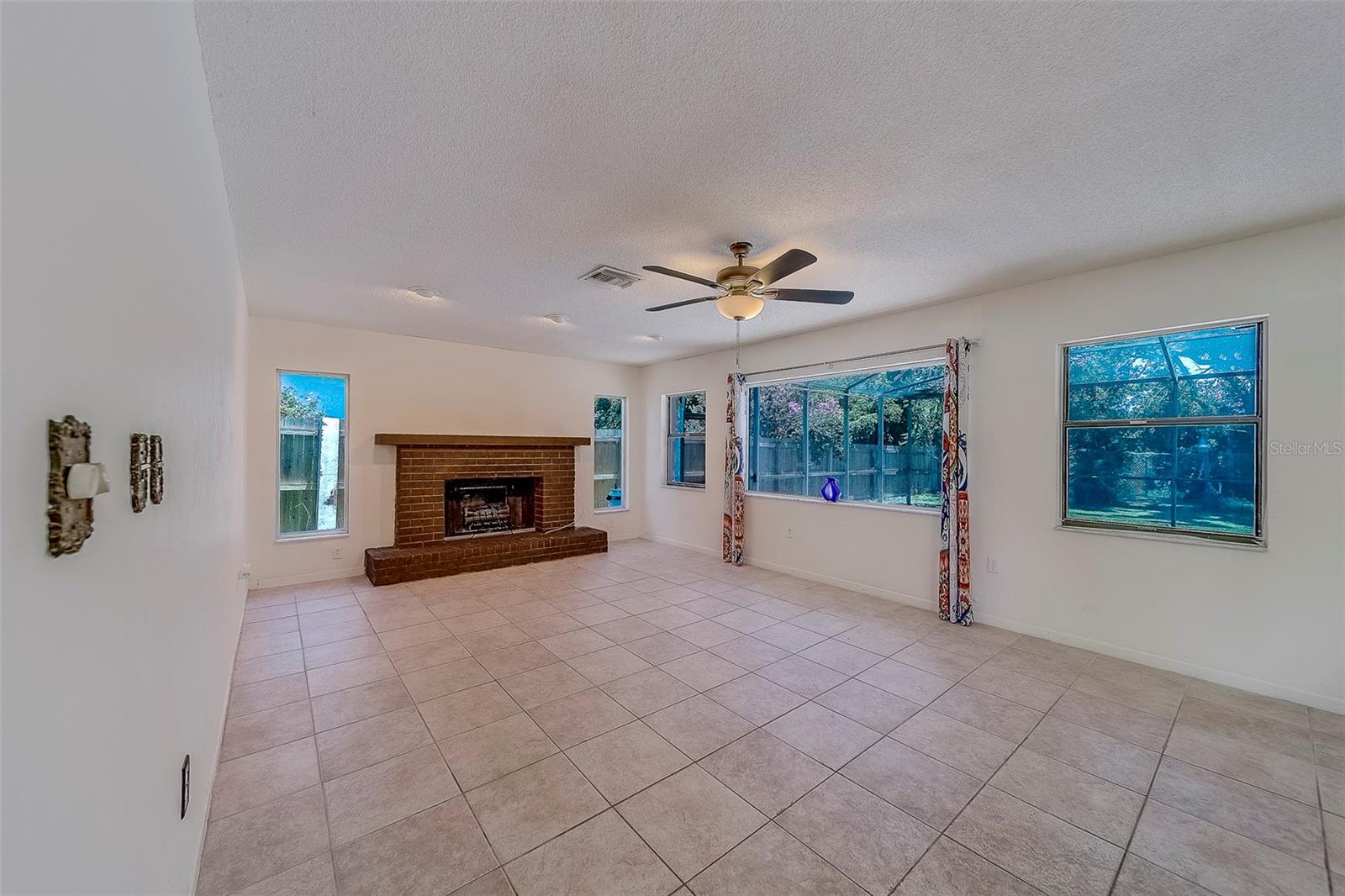 Image 15 of 58 For 10728 59th Avenue