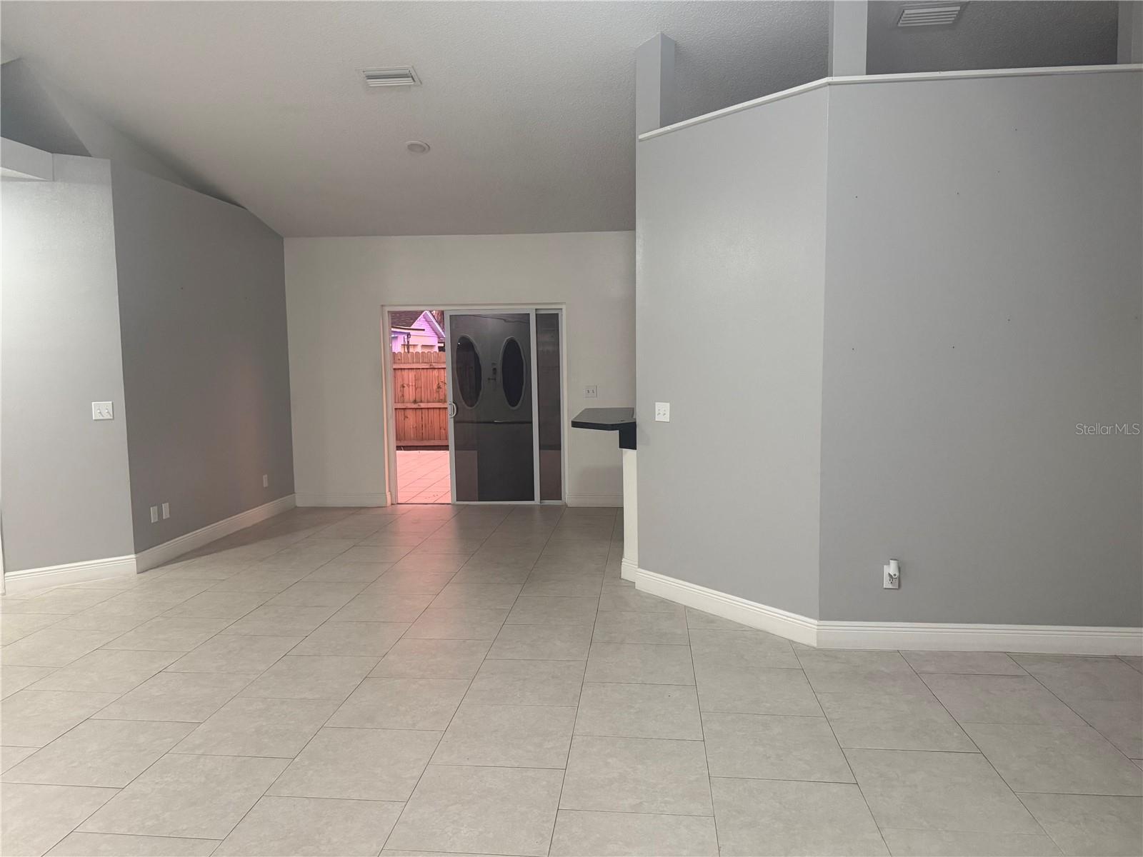 Image 4 of 36 For 1314 Carissa Court
