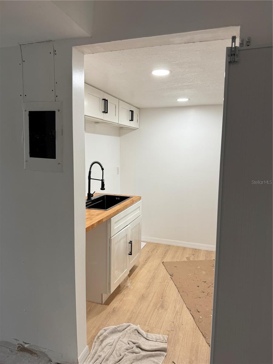 Image 3 of 6 For 2611 Pine Lake Terrace A