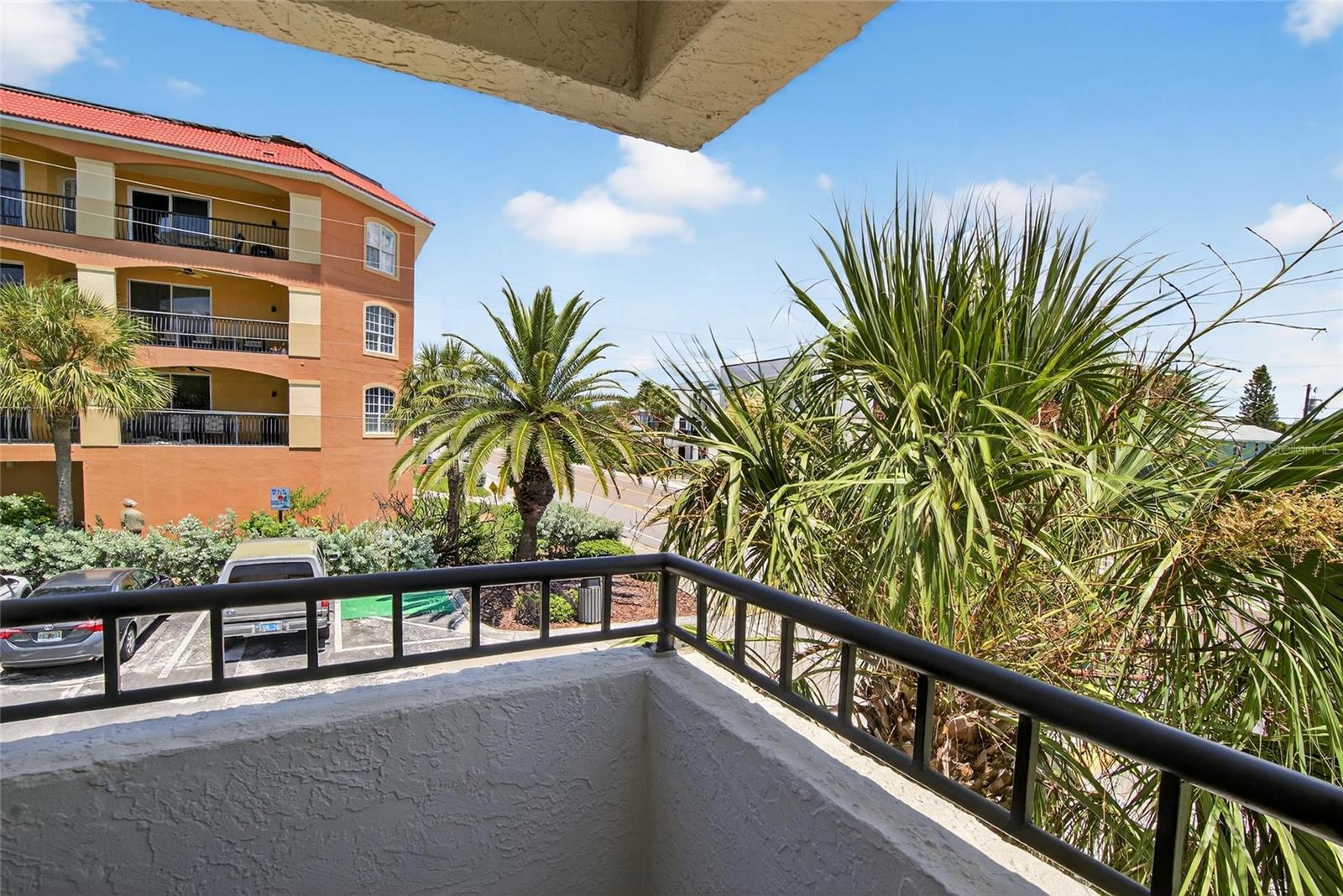 Image 31 of 92 For 2112 Gulf Boulevard 2a