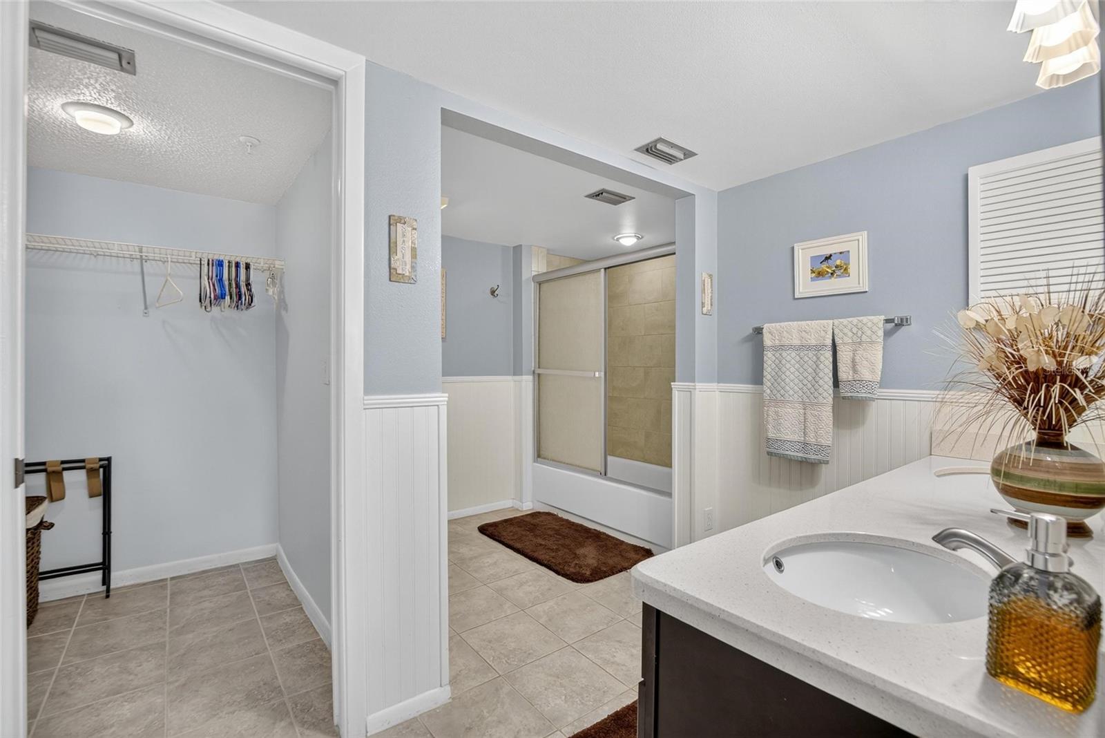 Image 47 of 92 For 2112 Gulf Boulevard 2a