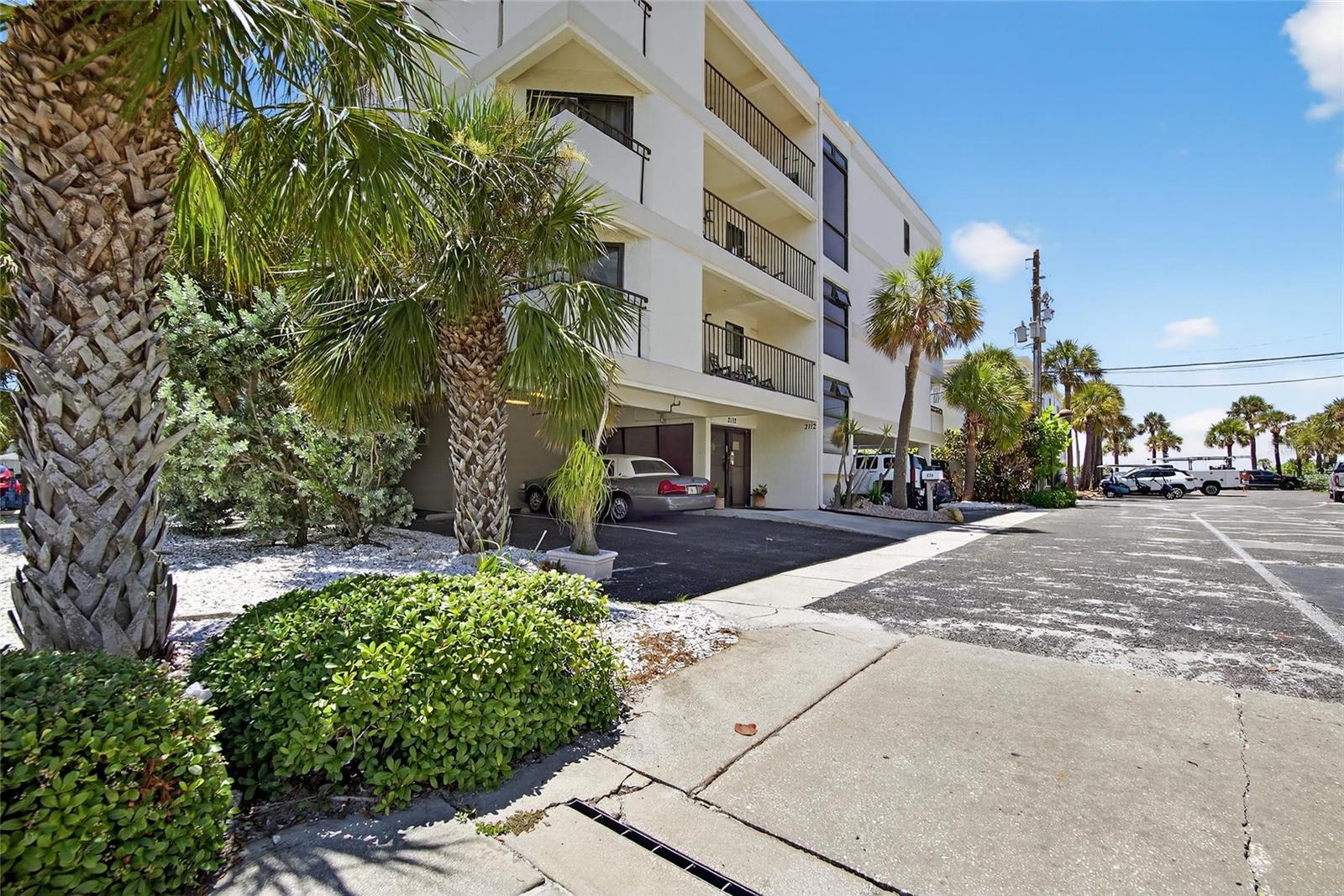 Image 69 of 92 For 2112 Gulf Boulevard 2a