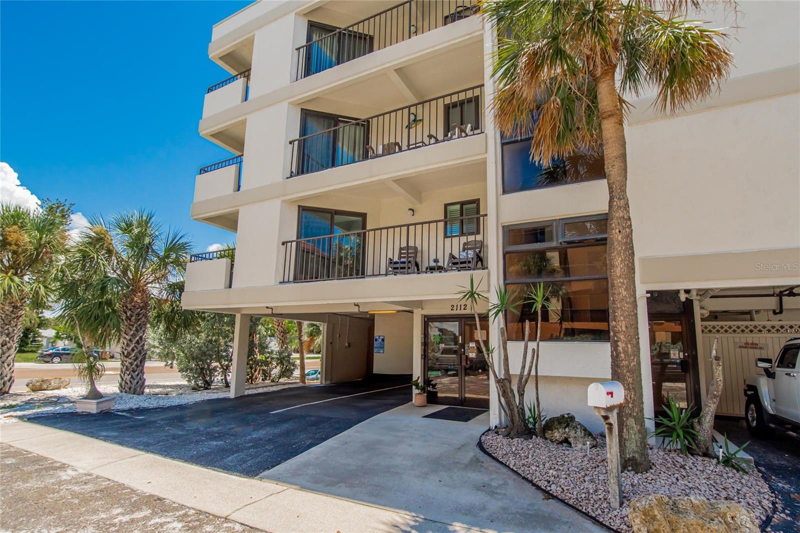 Image 71 of 92 For 2112 Gulf Boulevard 2a