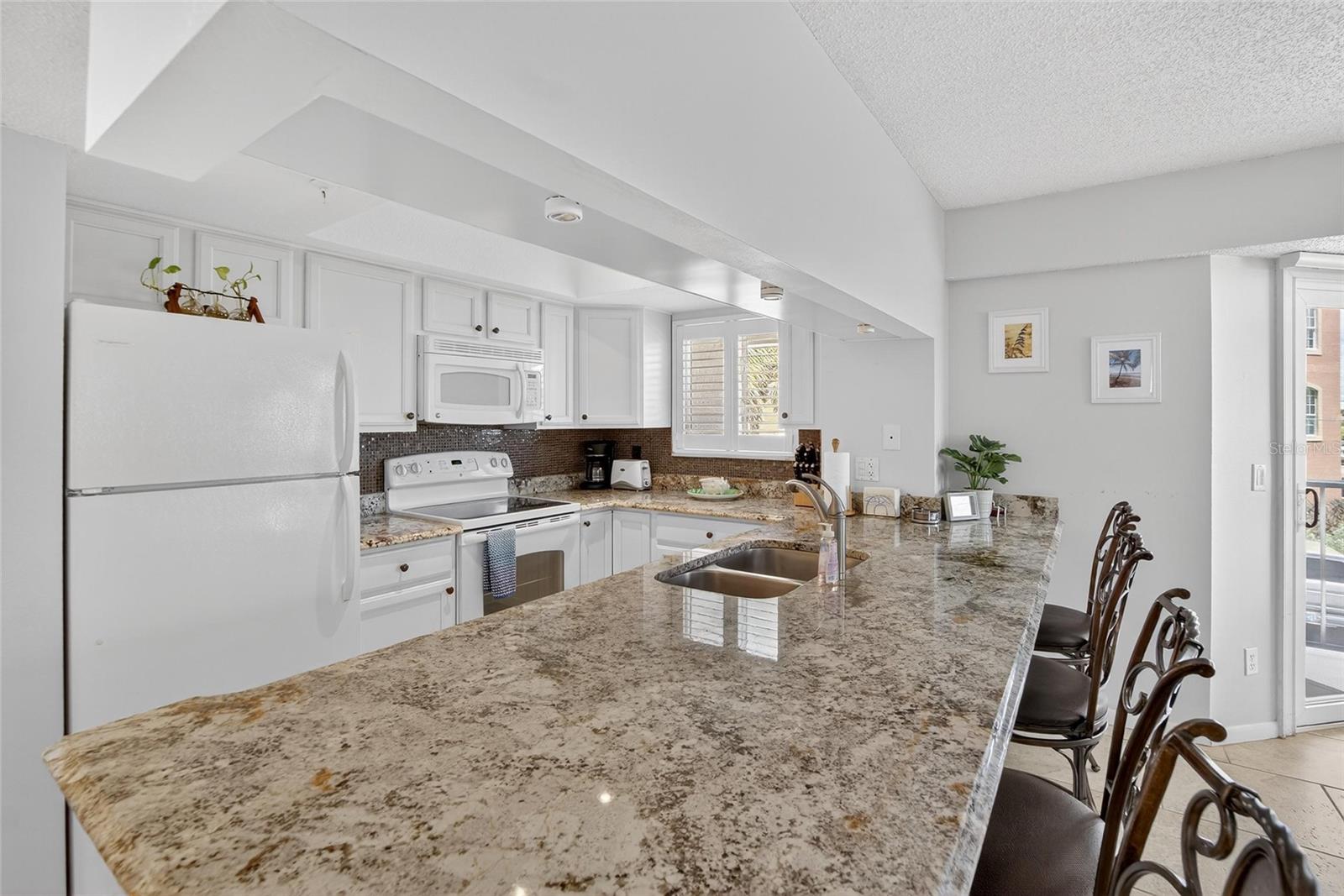 Image 9 of 92 For 2112 Gulf Boulevard 2a