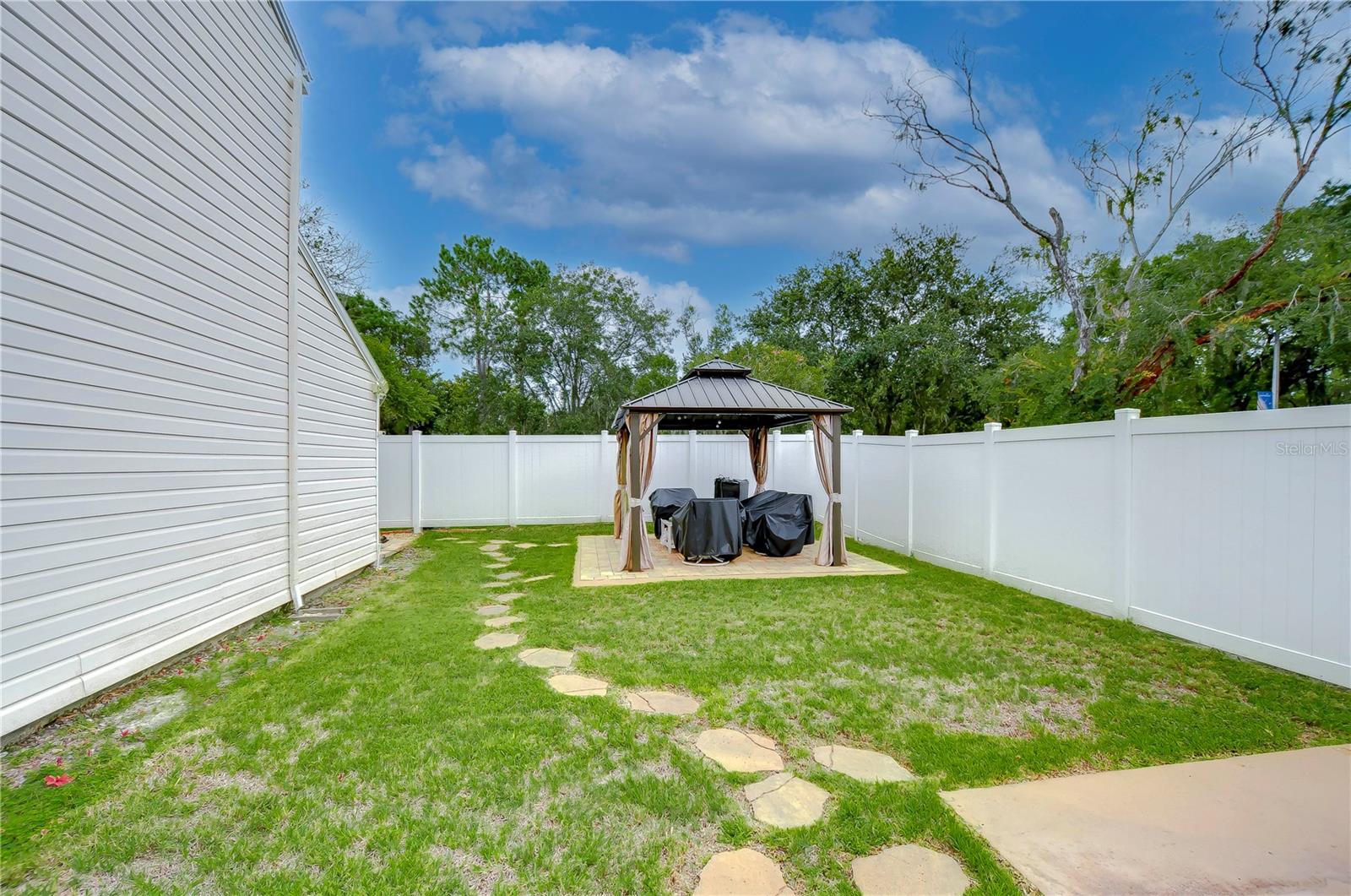 Image 45 of 52 For 16335 Rambling Vine Drive W