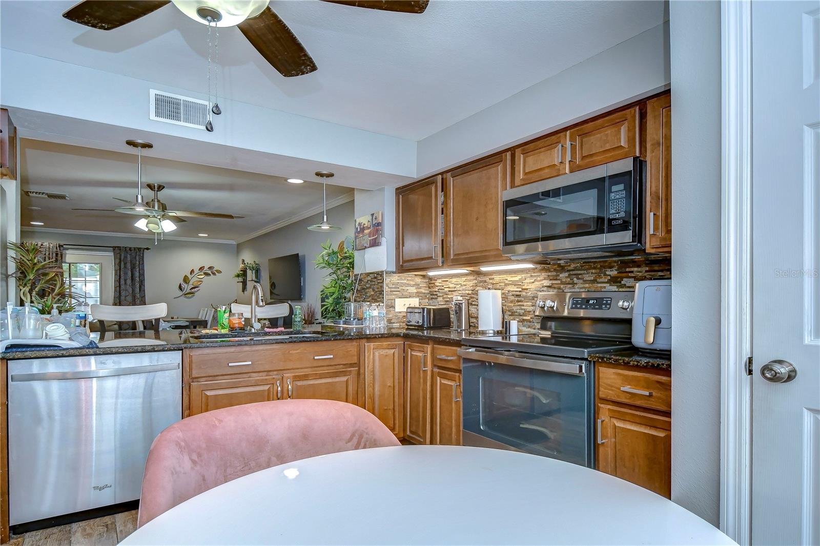 Image 9 of 52 For 16335 Rambling Vine Drive W