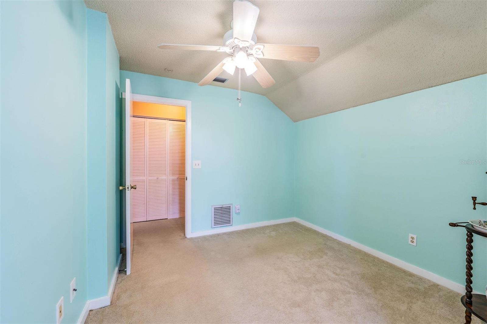 Image 23 of 43 For 1400 Wexford Drive S