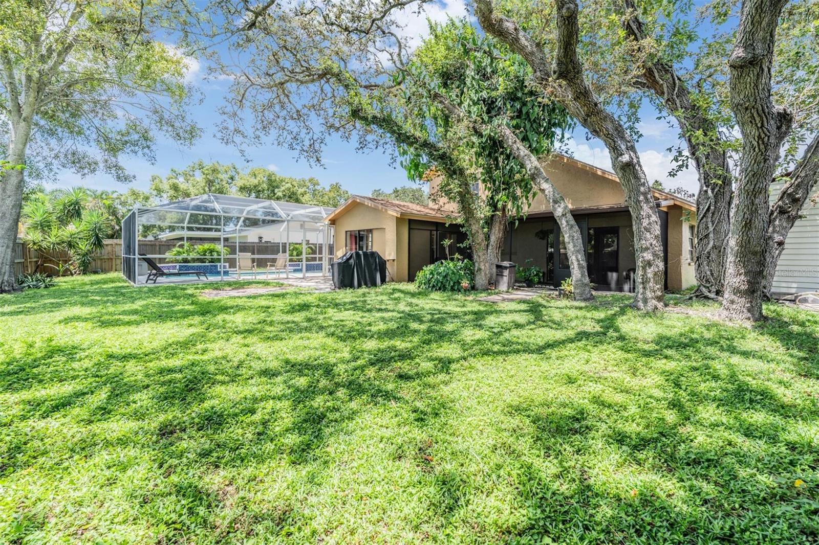 Image 30 of 43 For 1400 Wexford Drive S