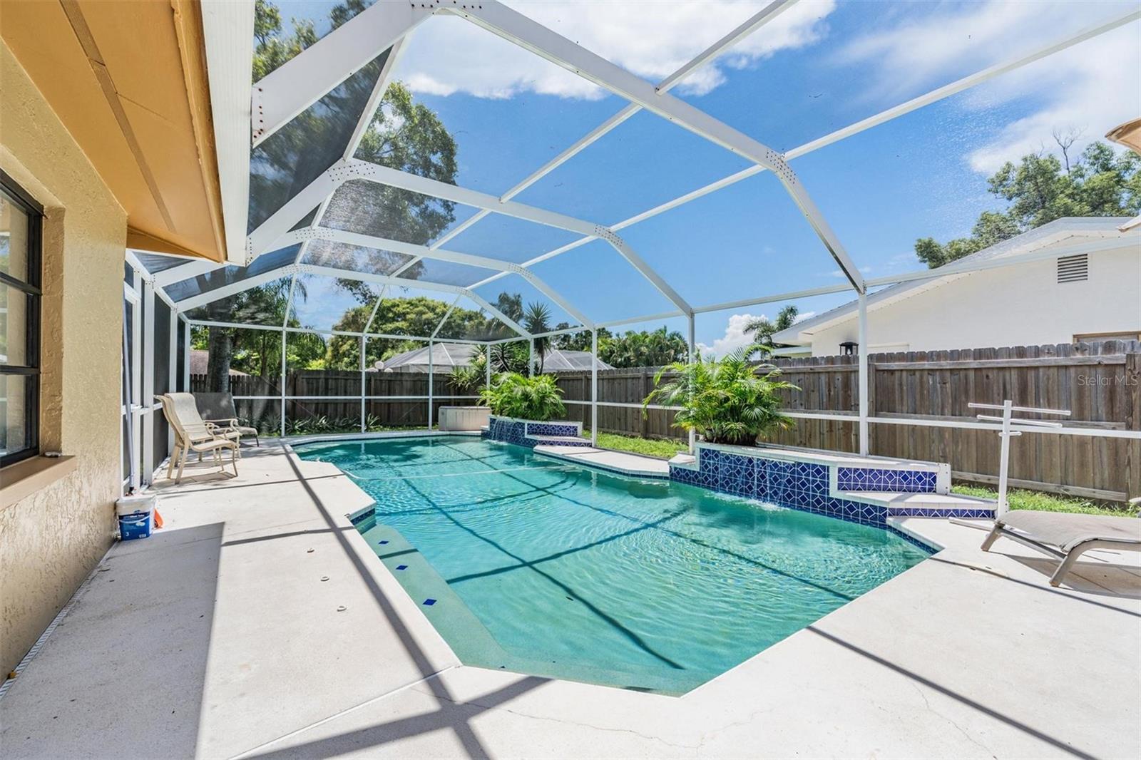 Image 32 of 43 For 1400 Wexford Drive S