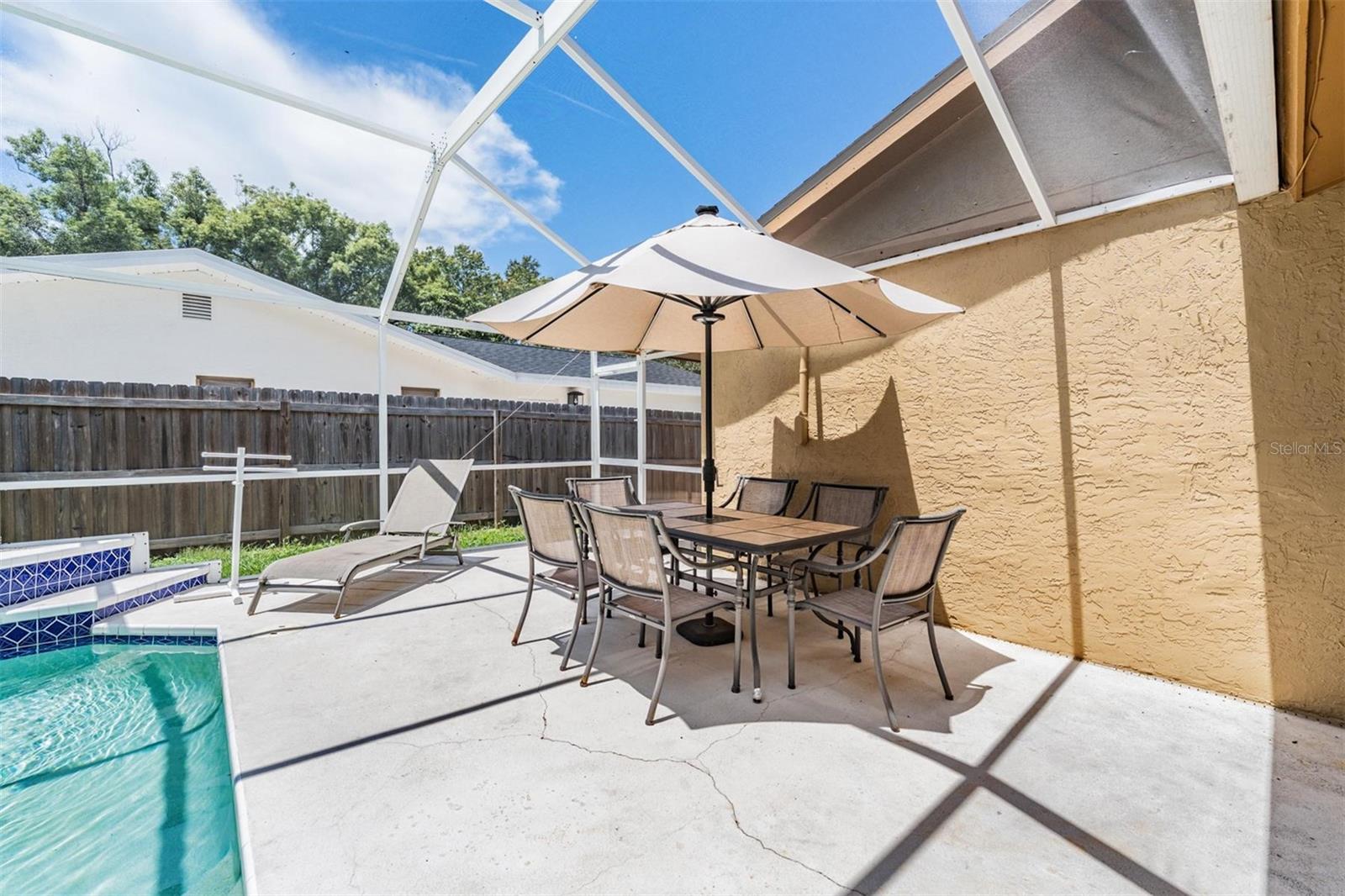 Image 35 of 43 For 1400 Wexford Drive S