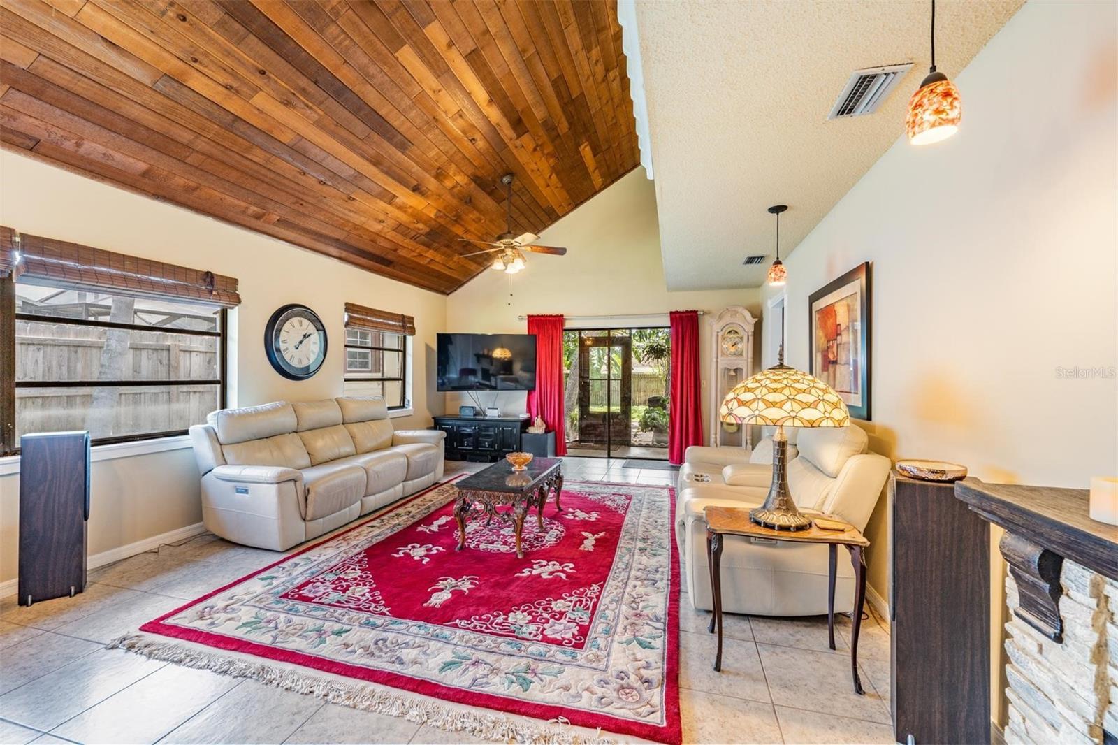 Image 4 of 43 For 1400 Wexford Drive S