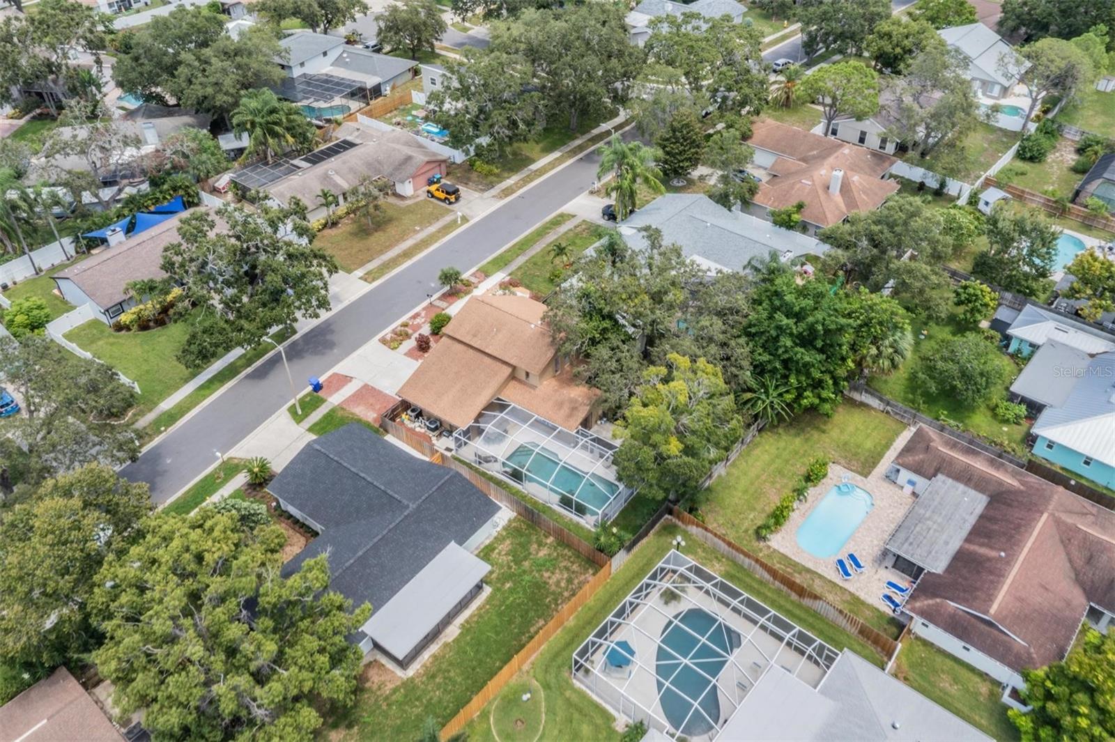 Image 42 of 43 For 1400 Wexford Drive S