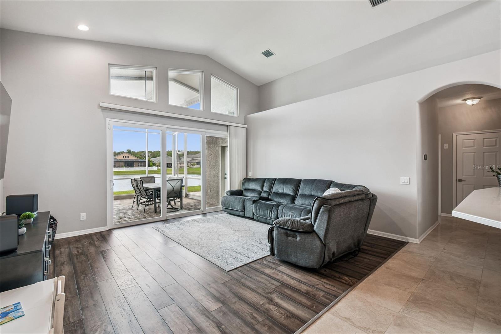 Image 9 of 49 For 16106 Rambling Road