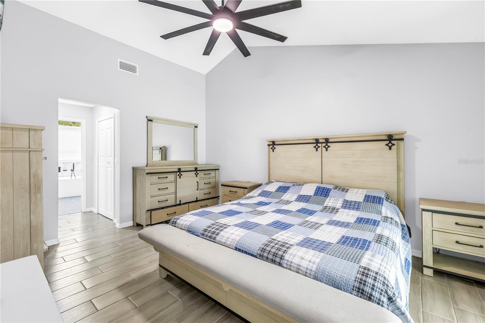 Image 17 of 74 For 11622 Tradewinds Boulevard