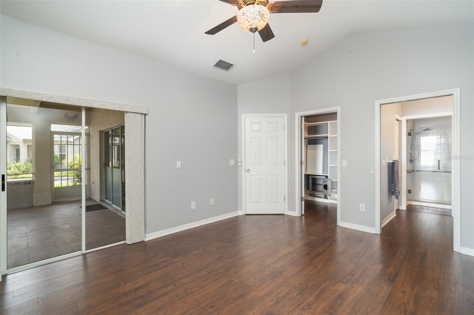 Image 12 of 29 For 814 Silverthorn Lane