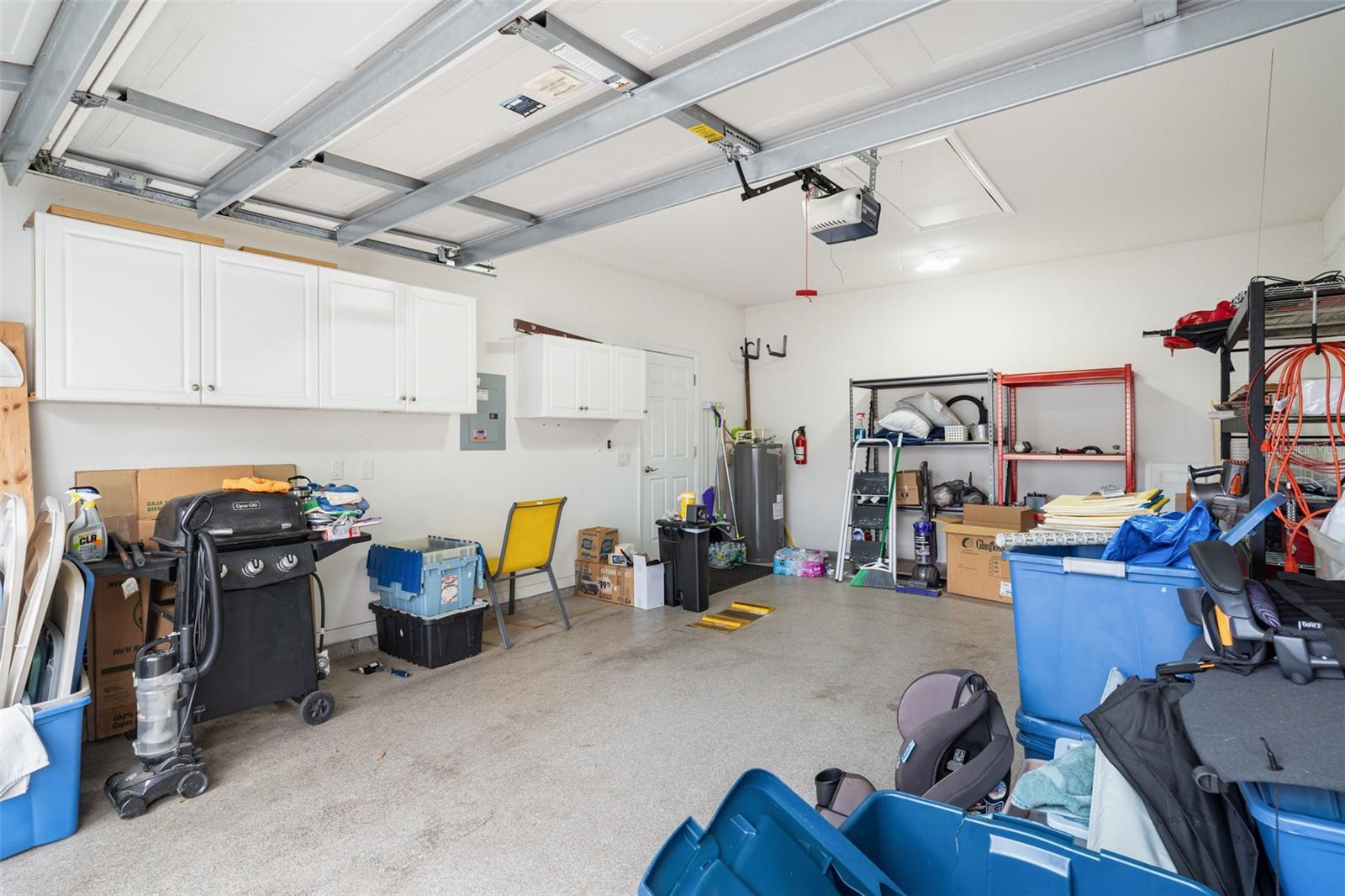 Image 24 of 29 For 814 Silverthorn Lane