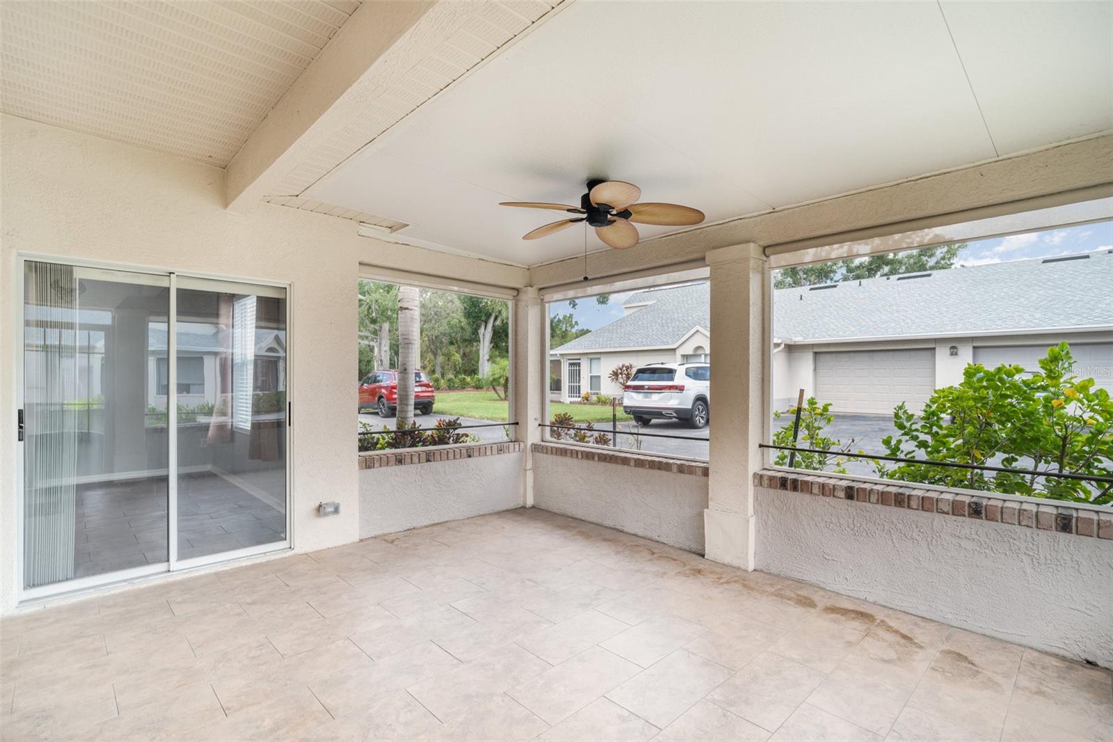 Image 25 of 29 For 814 Silverthorn Lane