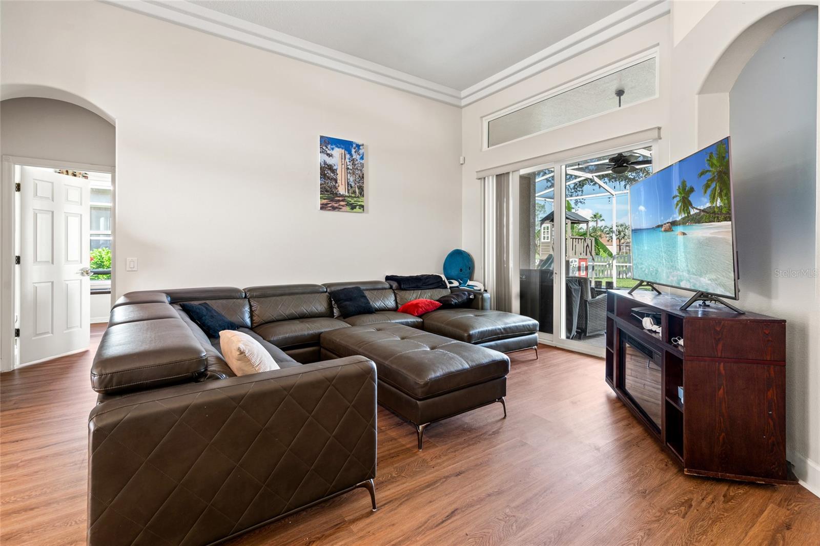 Image 10 of 65 For 18118 Diamond Cove Court