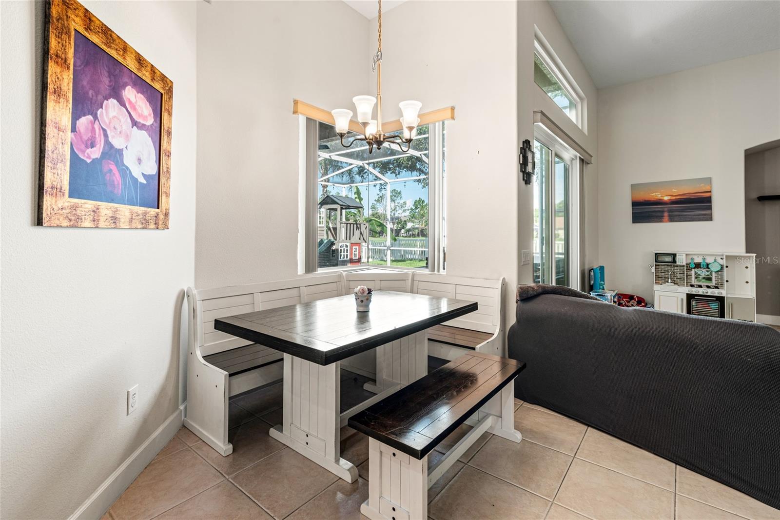 Image 18 of 65 For 18118 Diamond Cove Court