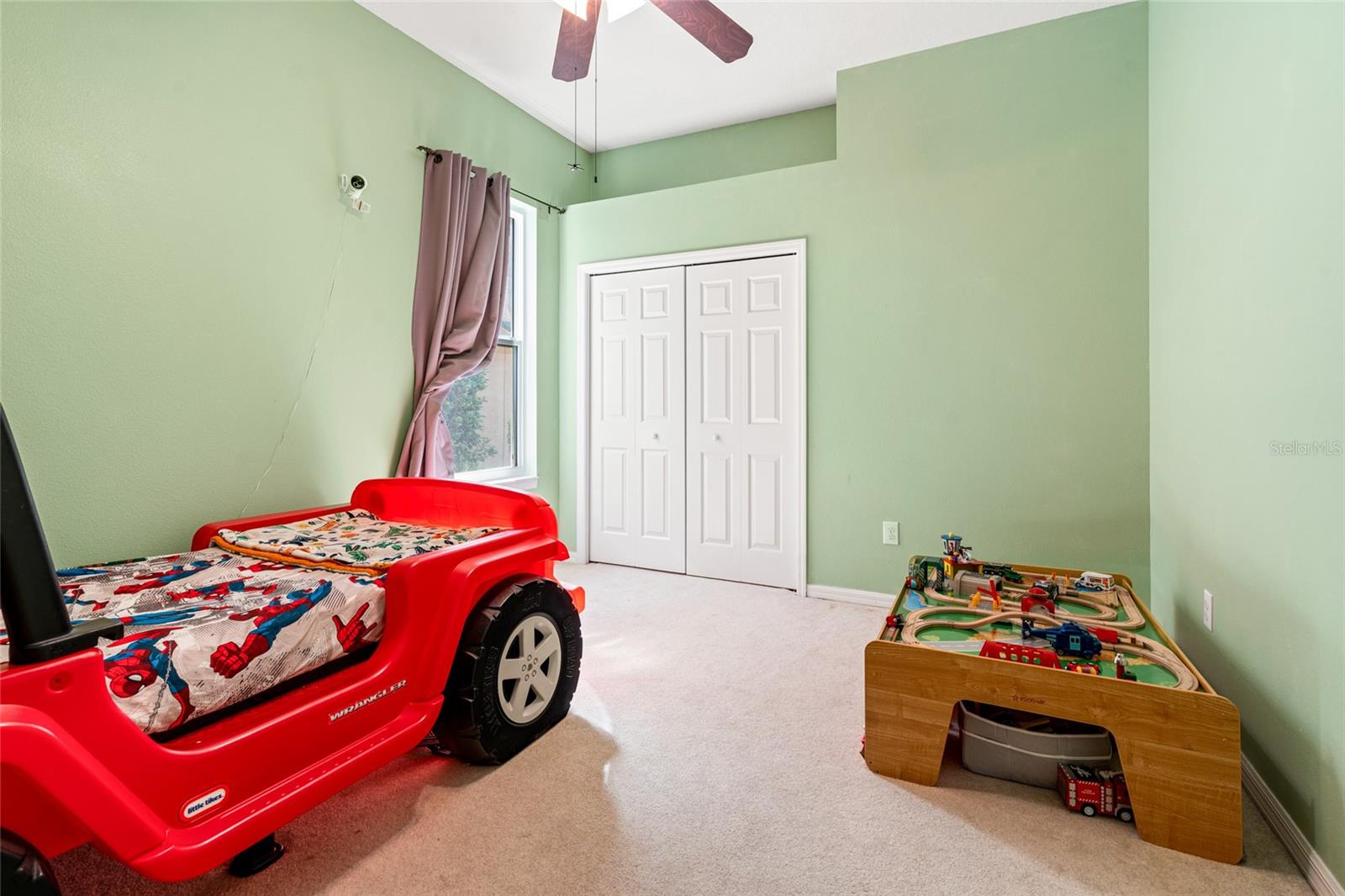Image 27 of 65 For 18118 Diamond Cove Court