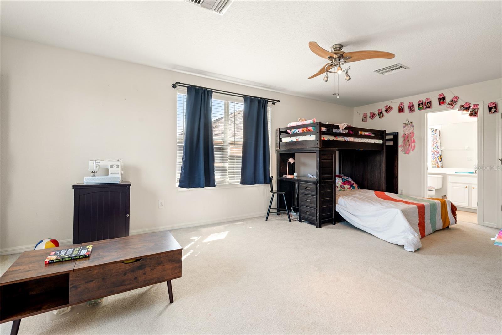 Image 30 of 65 For 18118 Diamond Cove Court