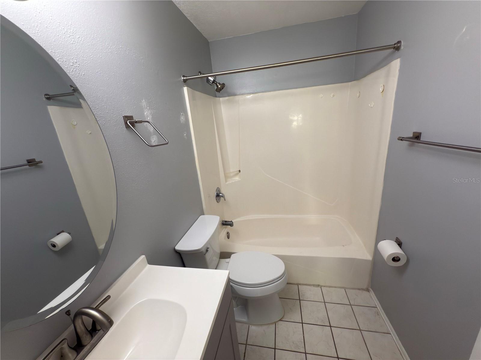 Listing photo id 44 for 3765 Shore Boulevard