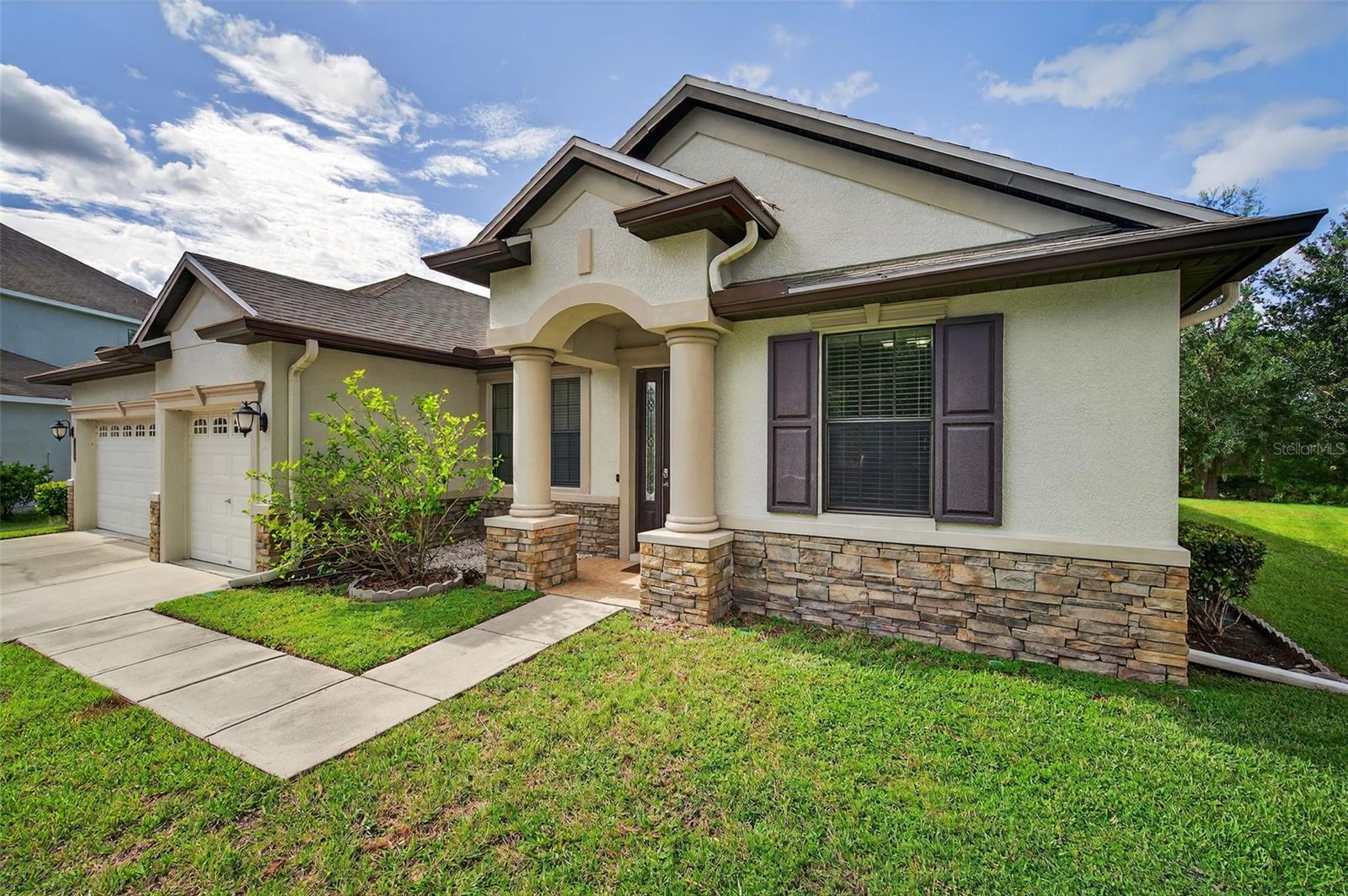 Details for 7945 Hampton Lake Drive, TAMPA, FL 33647