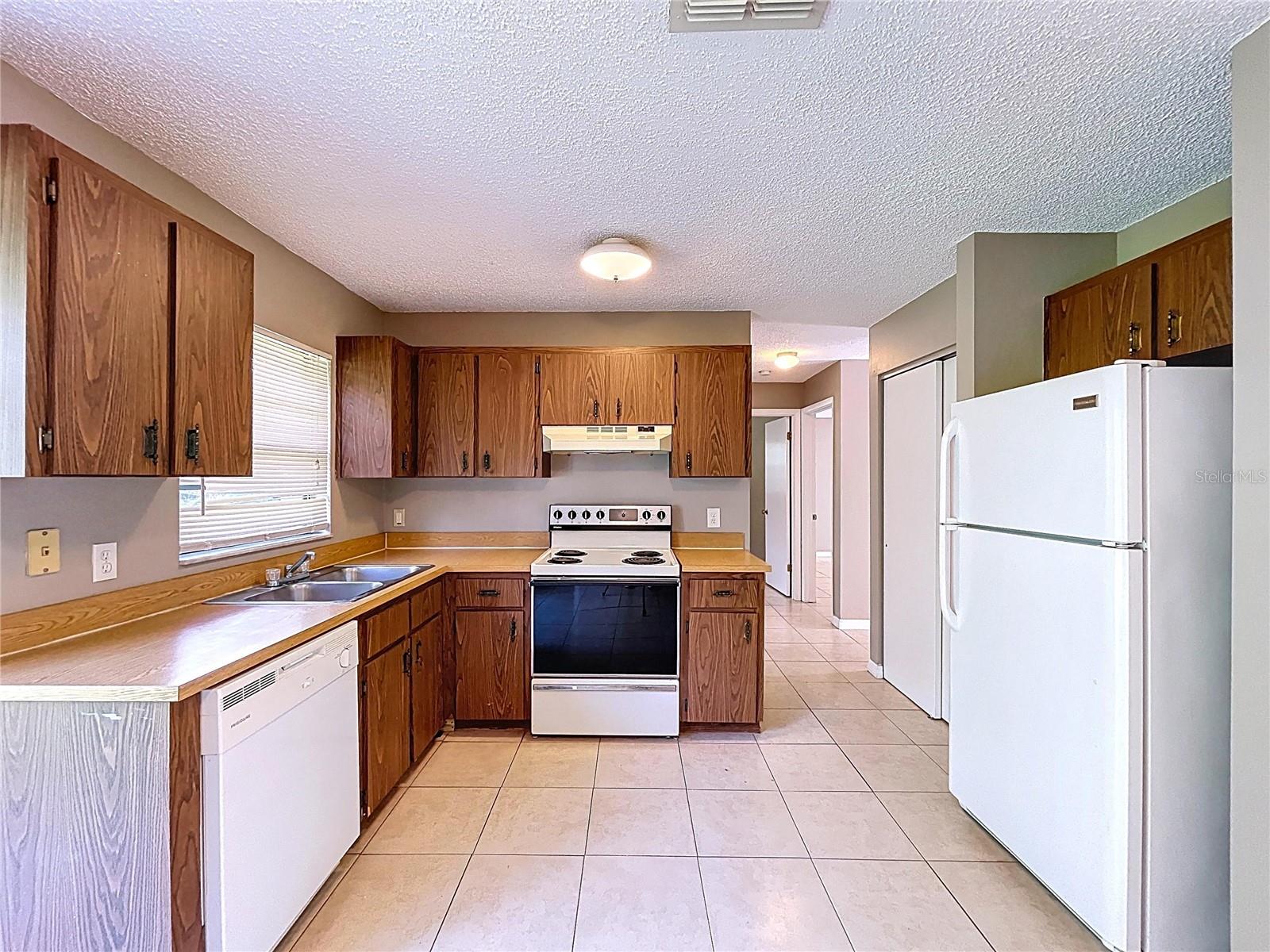Listing photo id 9 for 3251 Gretna Drive