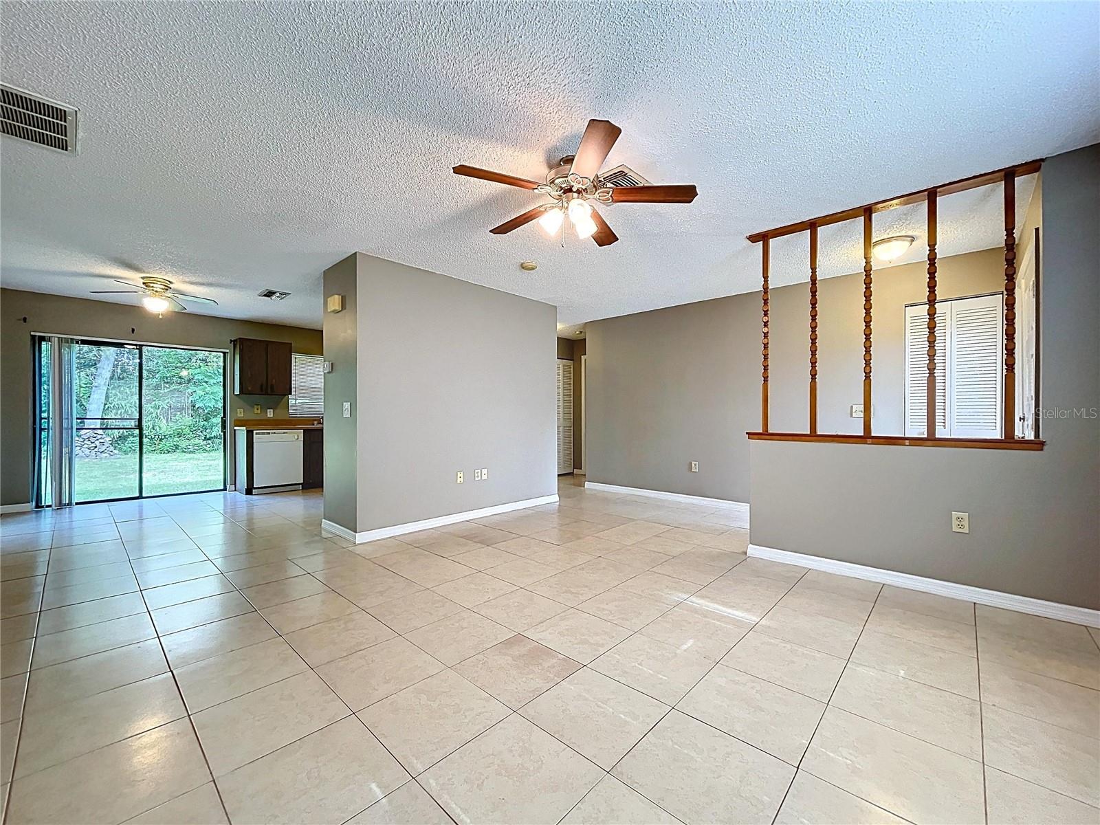 Listing photo id 1 for 3251 Gretna Drive