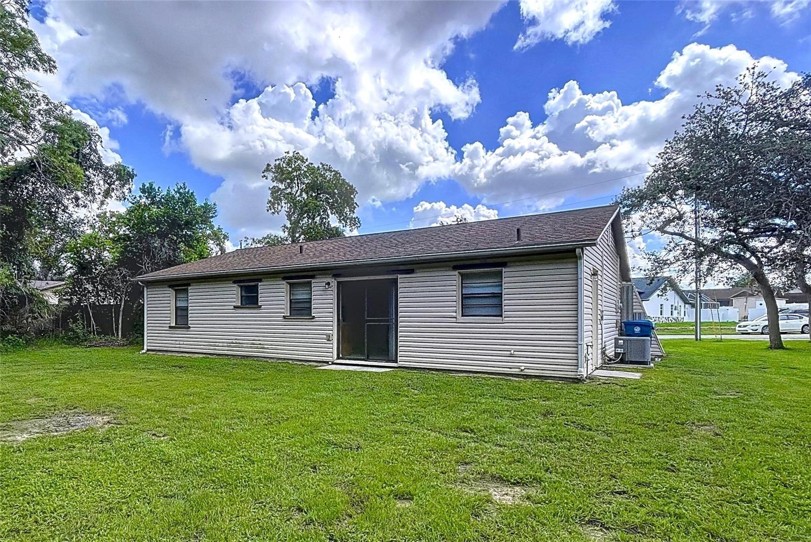 Listing photo id 33 for 3251 Gretna Drive