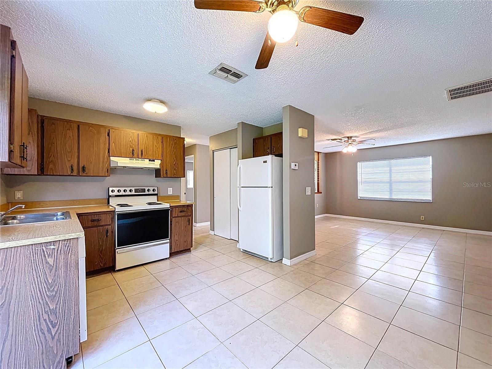 Listing photo id 2 for 3251 Gretna Drive
