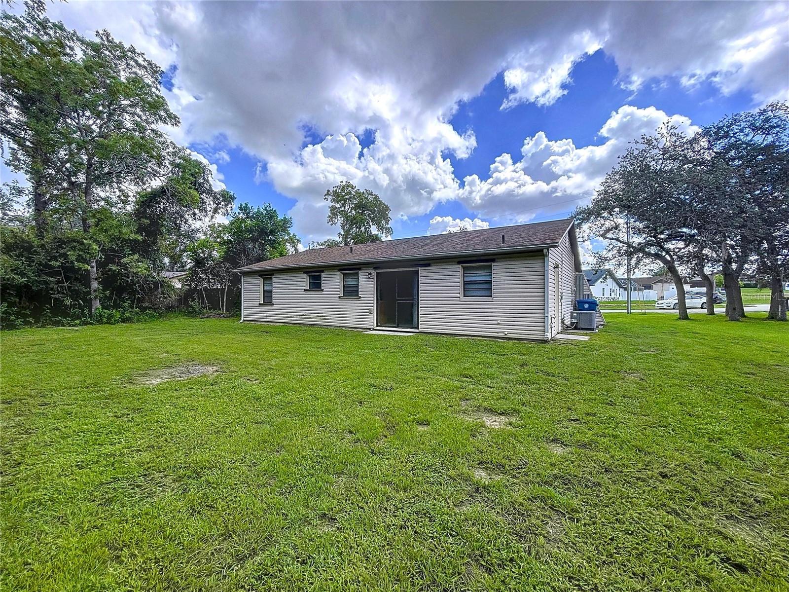 Listing photo id 44 for 3251 Gretna Drive