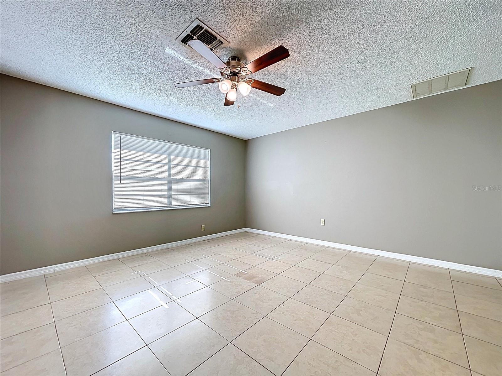 Listing photo id 5 for 3251 Gretna Drive