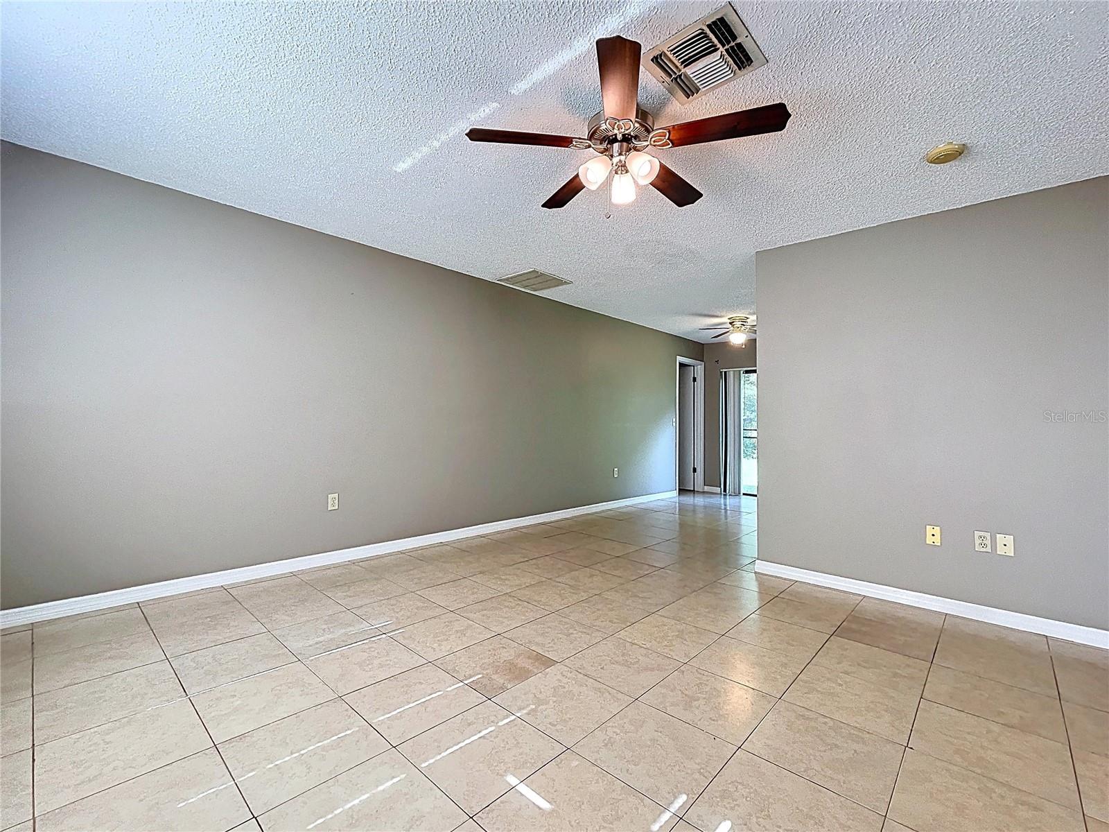 Listing photo id 6 for 3251 Gretna Drive