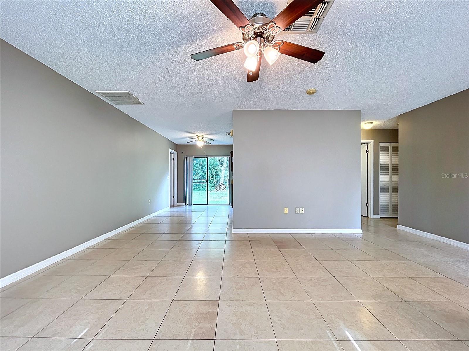 Listing photo id 7 for 3251 Gretna Drive