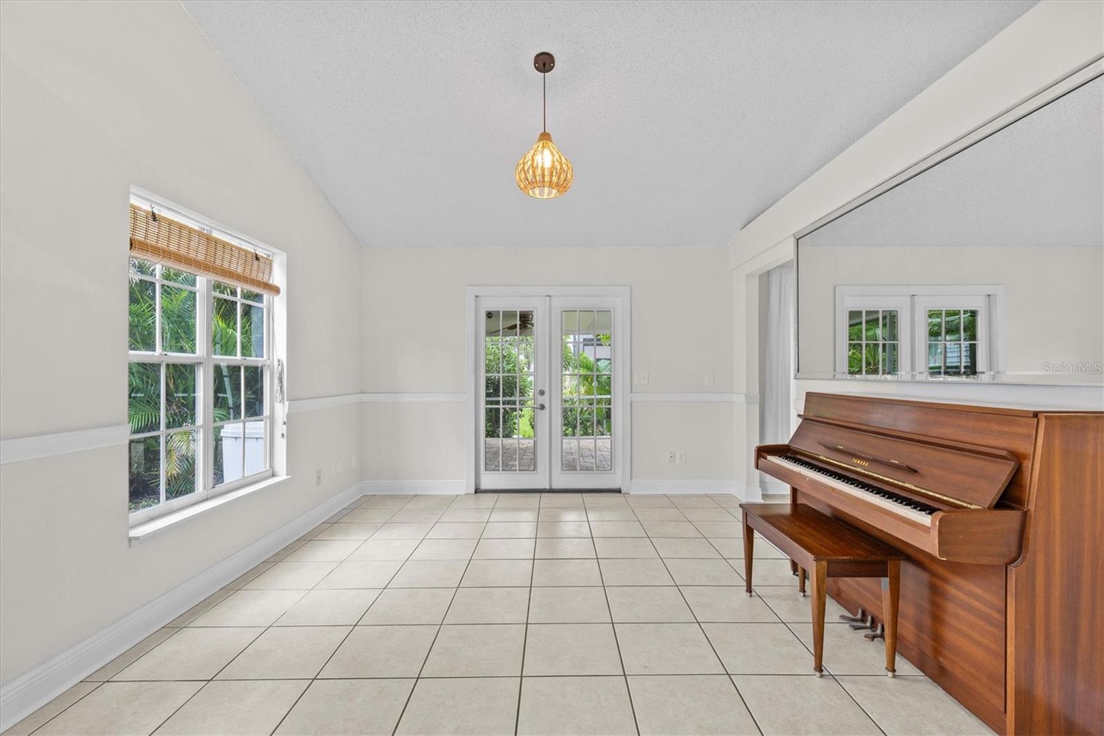 Image 14 of 36 For 1671 Silverwood Street