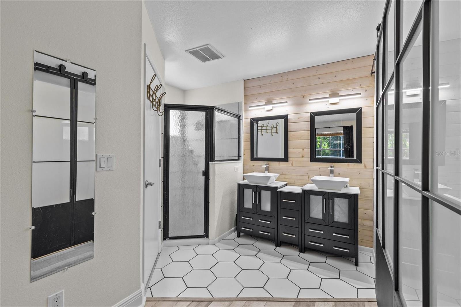 Image 19 of 36 For 1671 Silverwood Street