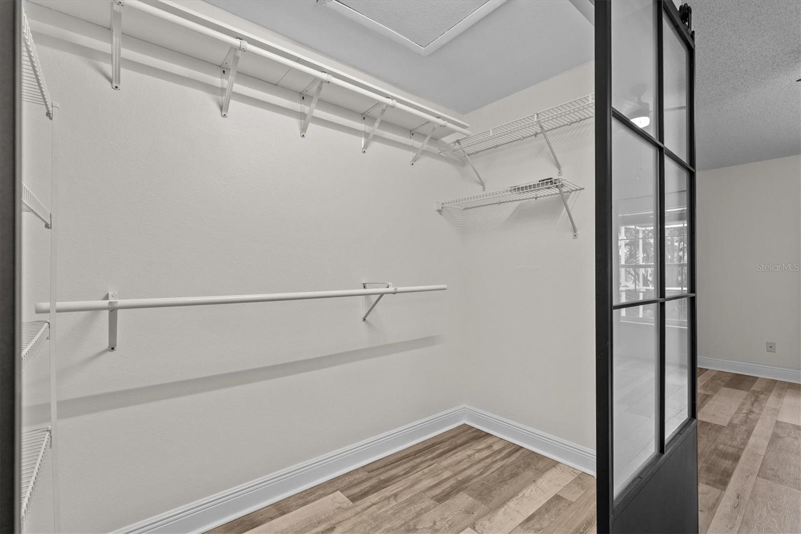 Image 22 of 36 For 1671 Silverwood Street