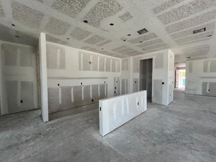 Image 14 of 41 For 2597 Broadwing St