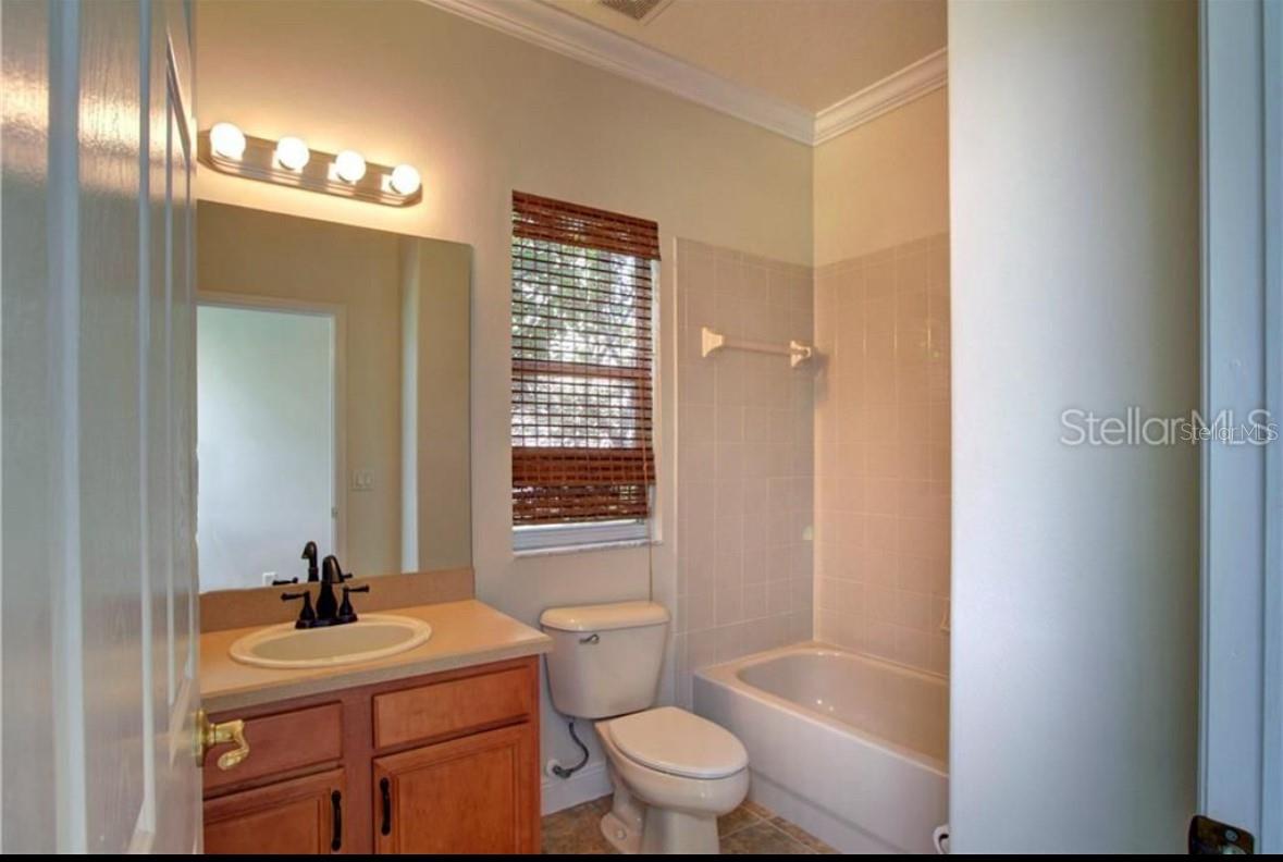 Image 15 of 42 For 18020 Maui Isle Drive