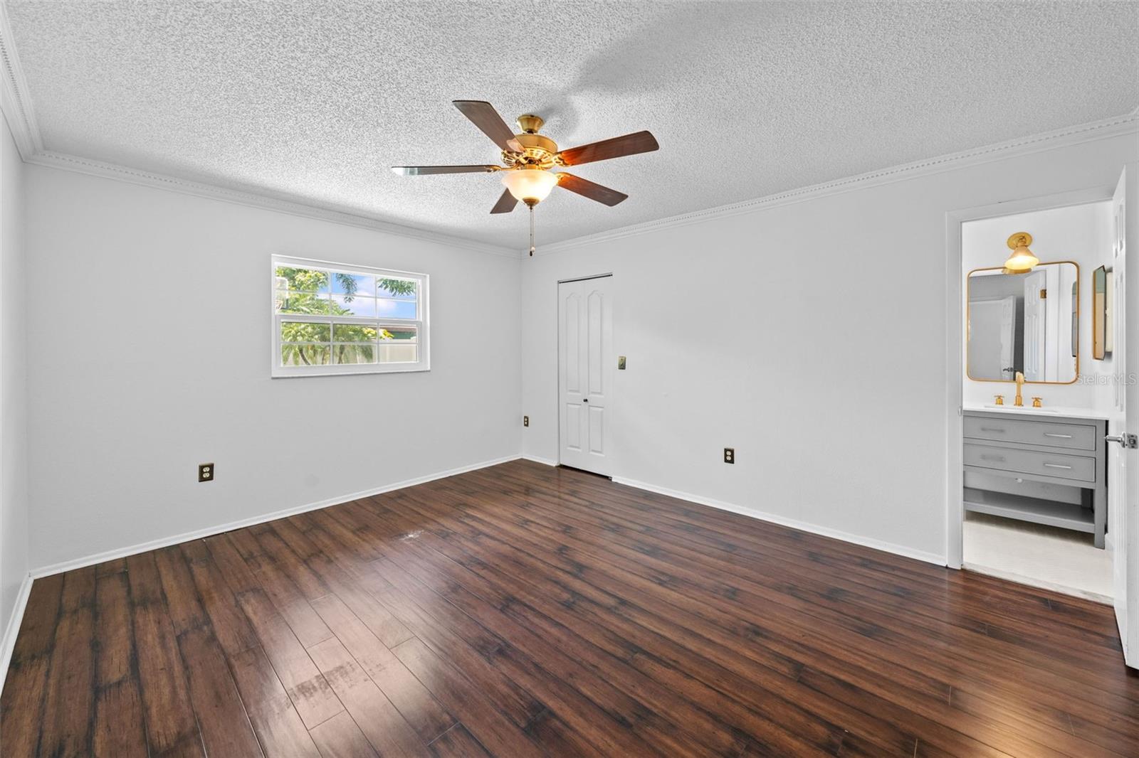 Image 14 of 33 For 7164 62nd Avenue N