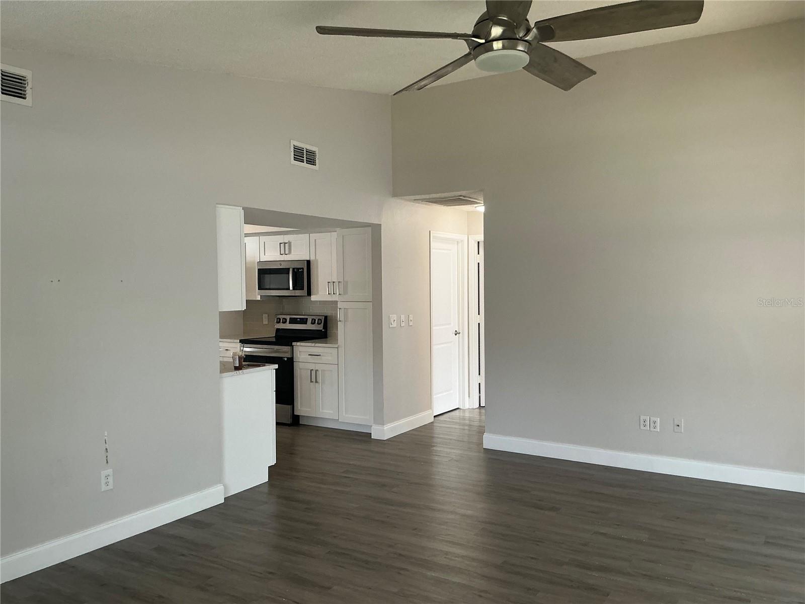Image 4 of 24 For 3177 Whispering Drive S