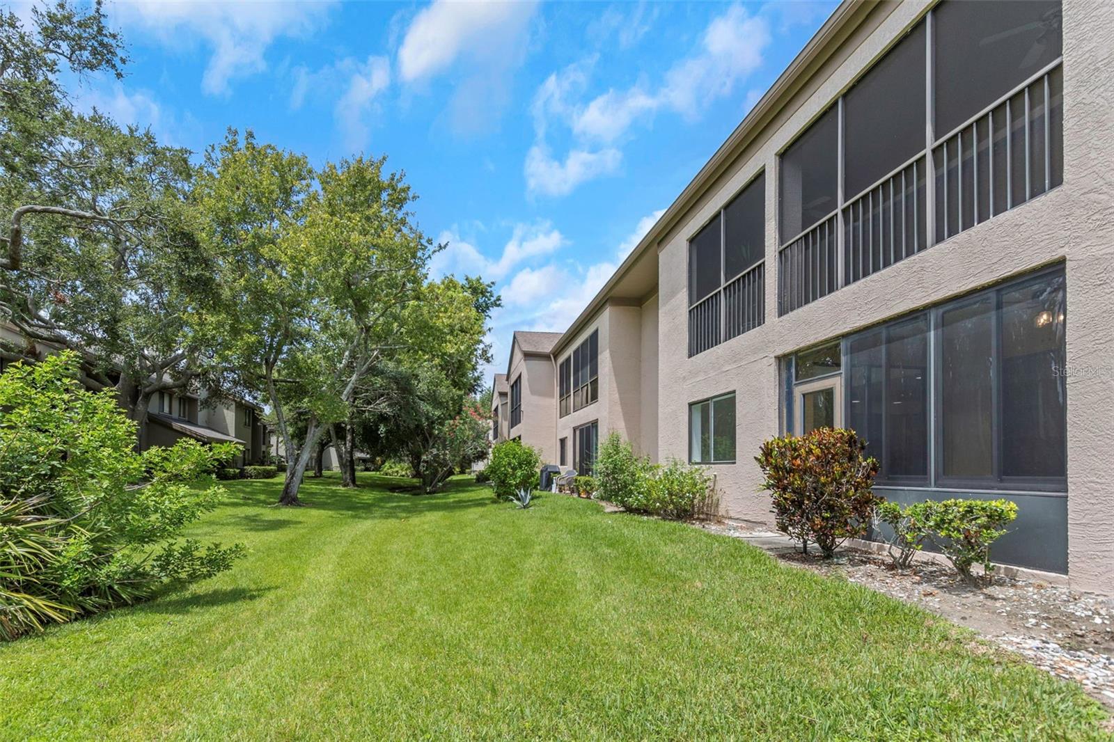 Image 37 of 49 For 3044 Red Oak Court 101