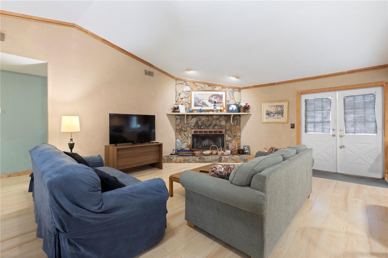 Image 17 of 56 For 18321 Mcmullen Rd