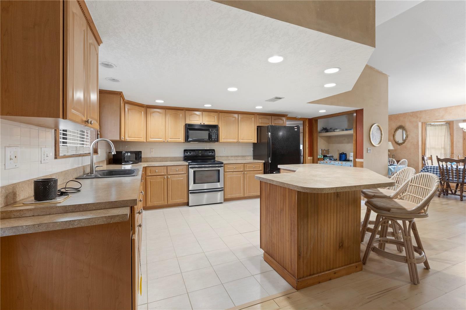 Image 20 of 56 For 18321 Mcmullen Rd