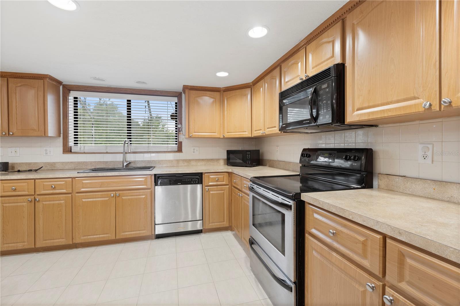 Image 23 of 56 For 18321 Mcmullen Rd