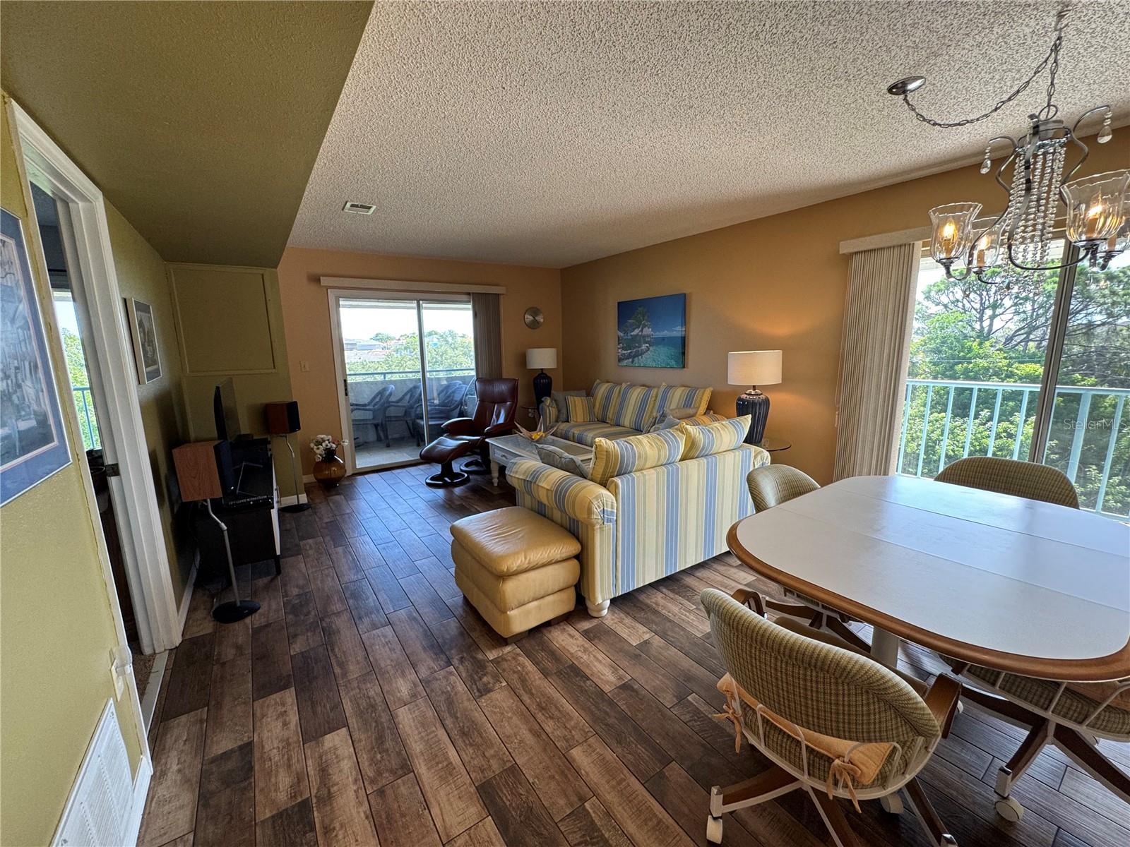 Image 21 of 34 For 5567 Sea Forest Drive 319