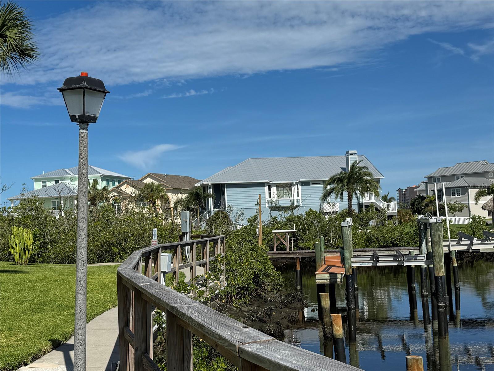 Image 5 of 34 For 5567 Sea Forest Drive 319